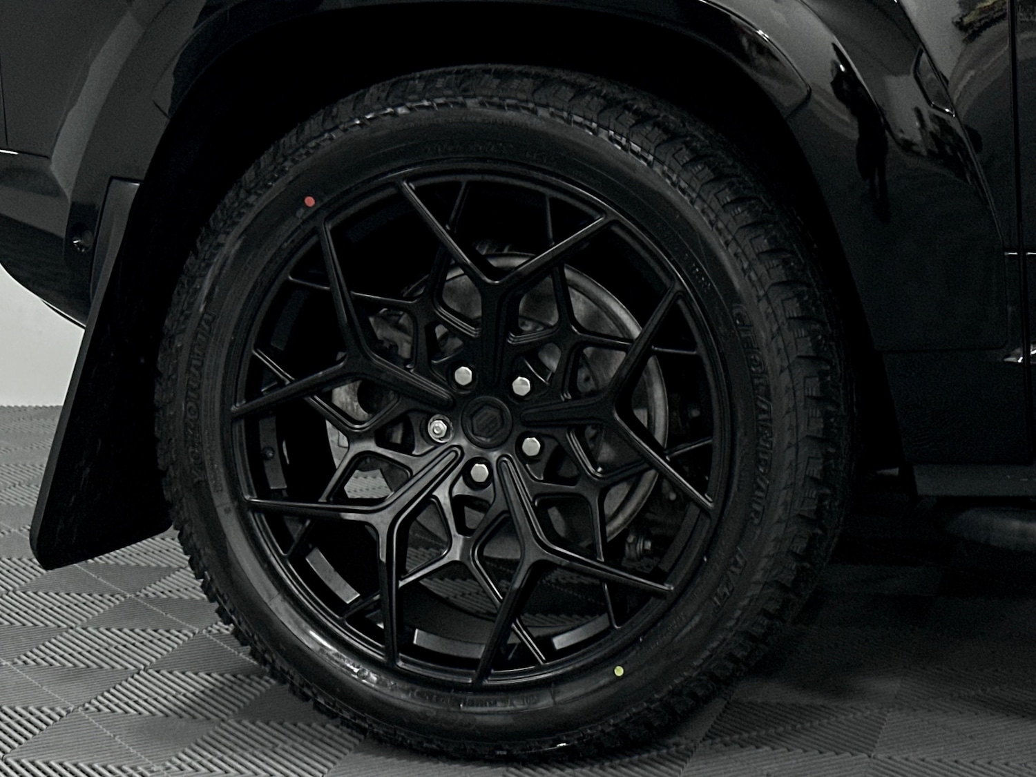 Used Land Rover Defender 90 2025 for sale - 77179698: Photo 34