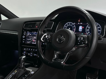 Used Volkswagen Golf 2019 for sale - 76193311: Photo