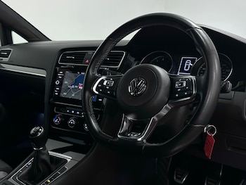 Used Volkswagen Golf 2019 for sale - 76422075: Photo