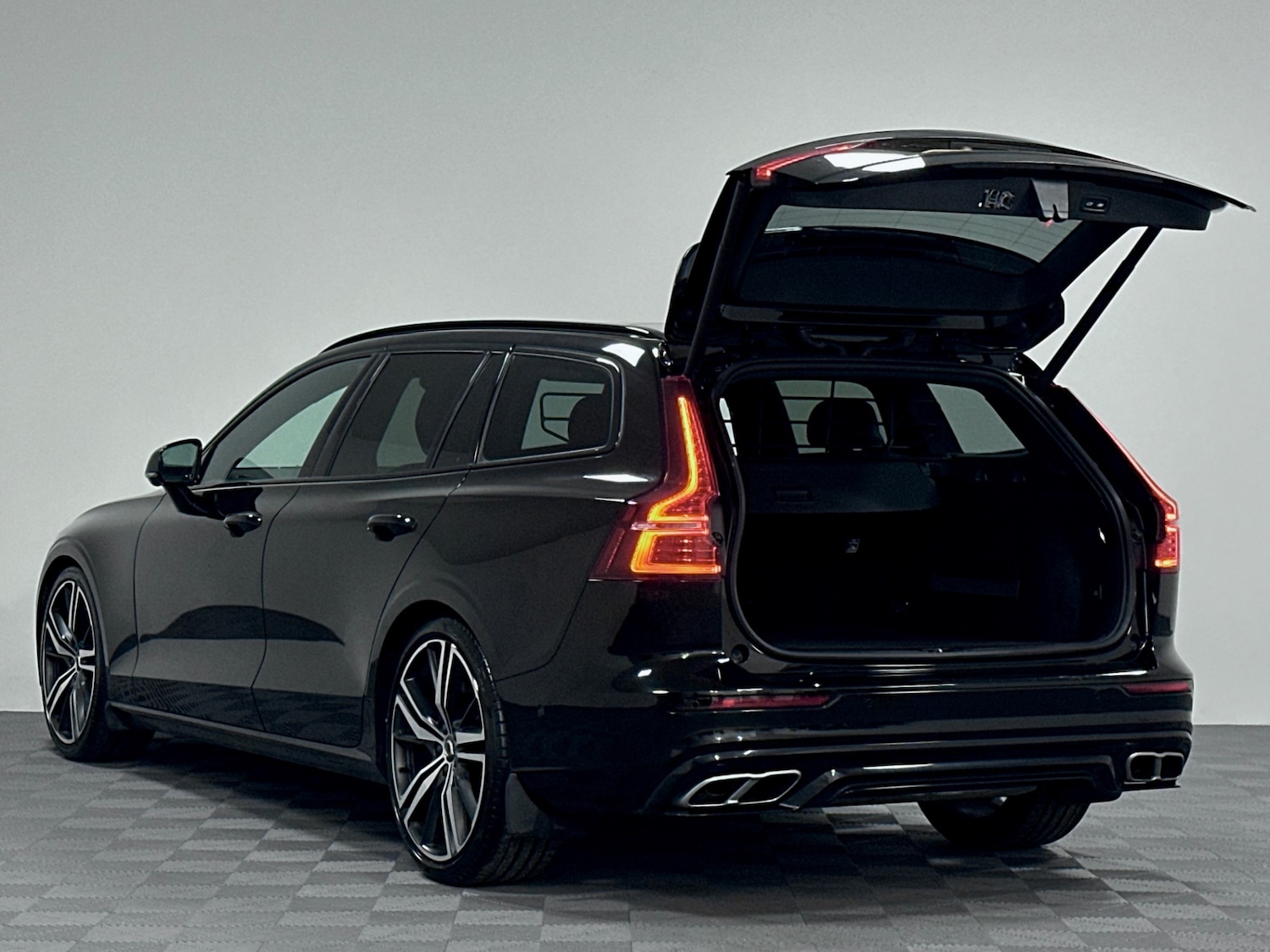 Used Volvo V60 2020 for sale - 77283681: Photo 14