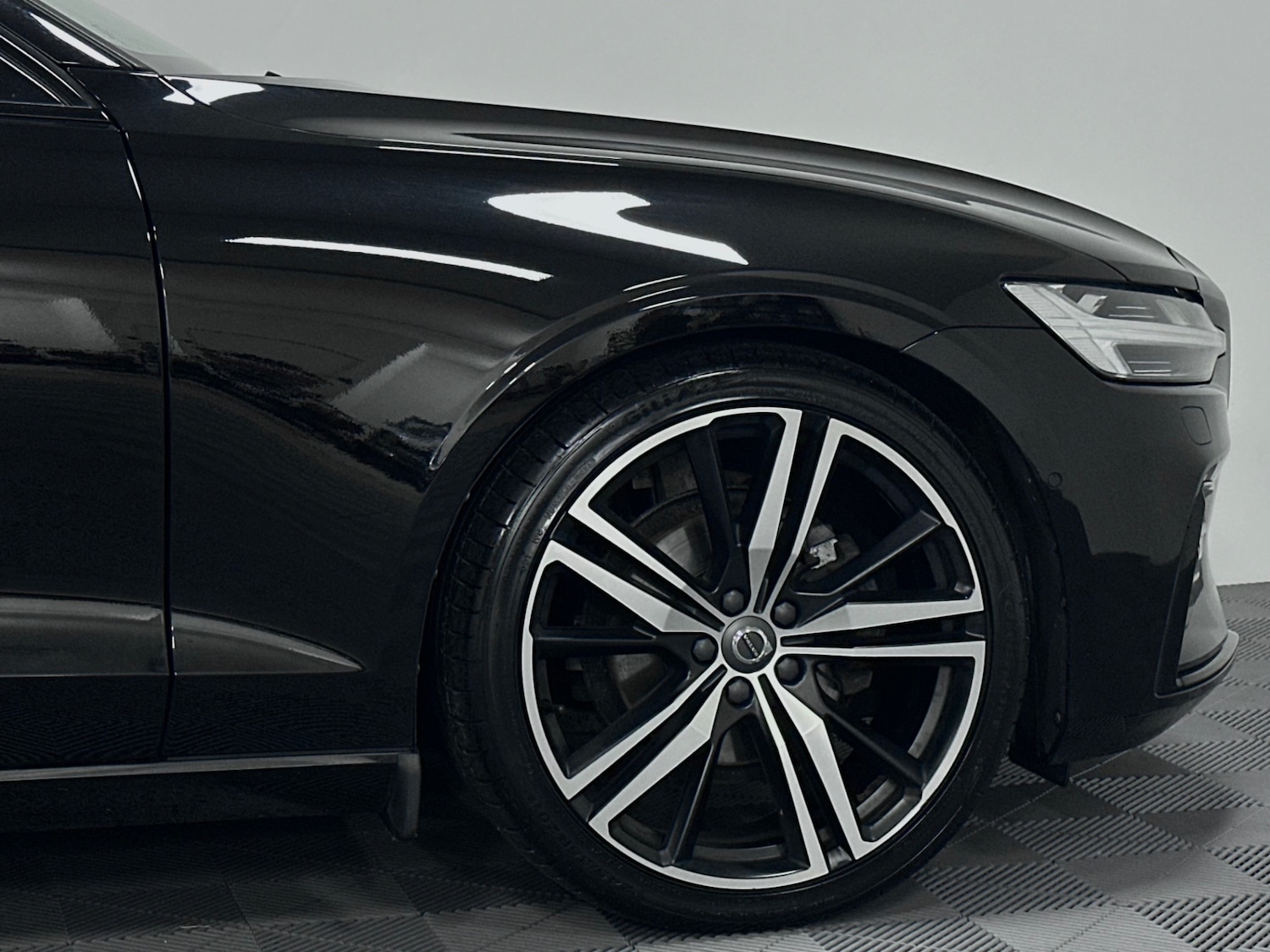 Used Volvo V60 2020 for sale - 77283681: Photo 37