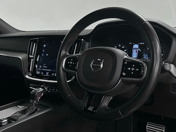 Used Volvo V60 2020 for sale - 77283681: Photo