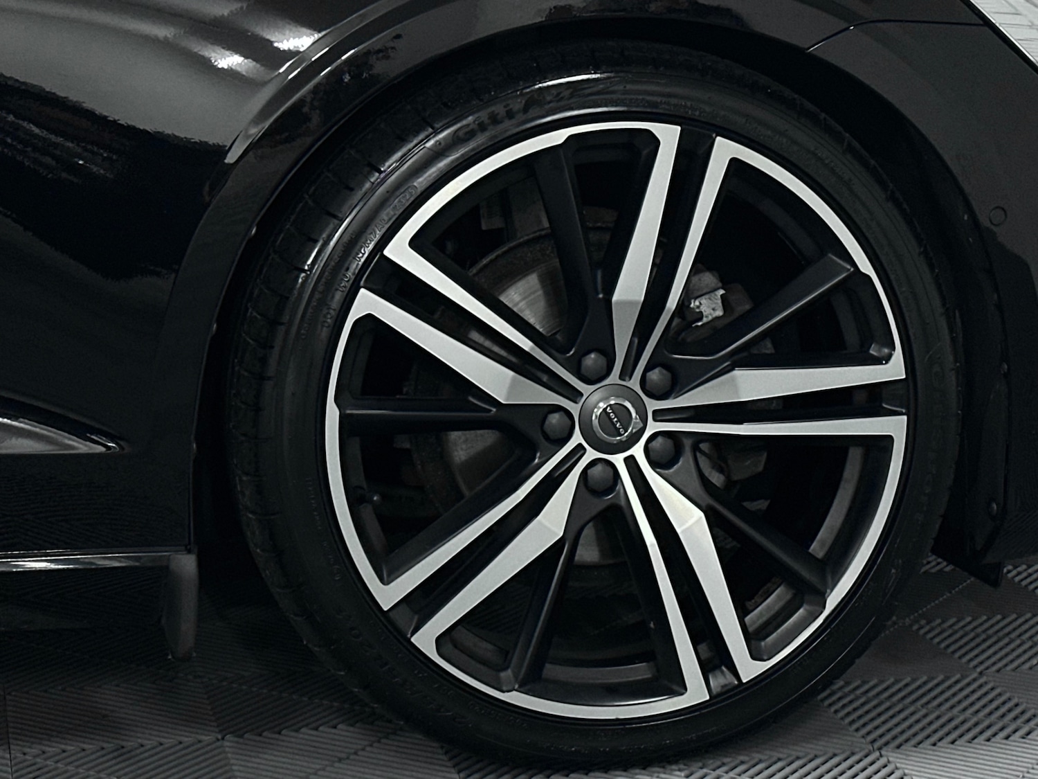 Used Volvo V60 2020 for sale - 77283681: Photo 9