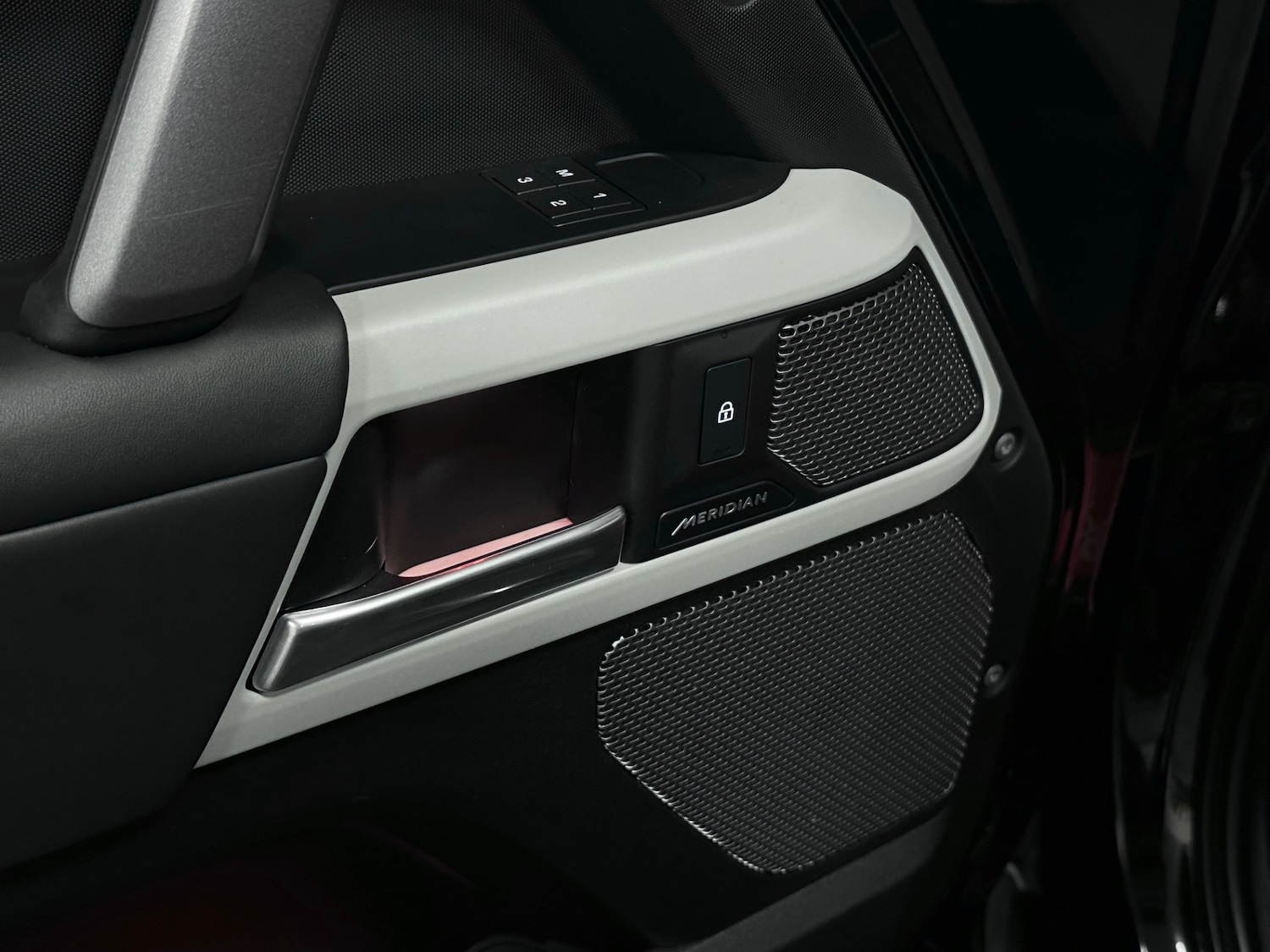 Used Land Rover Defender 90 2022 for sale - 77128286: Photo 23