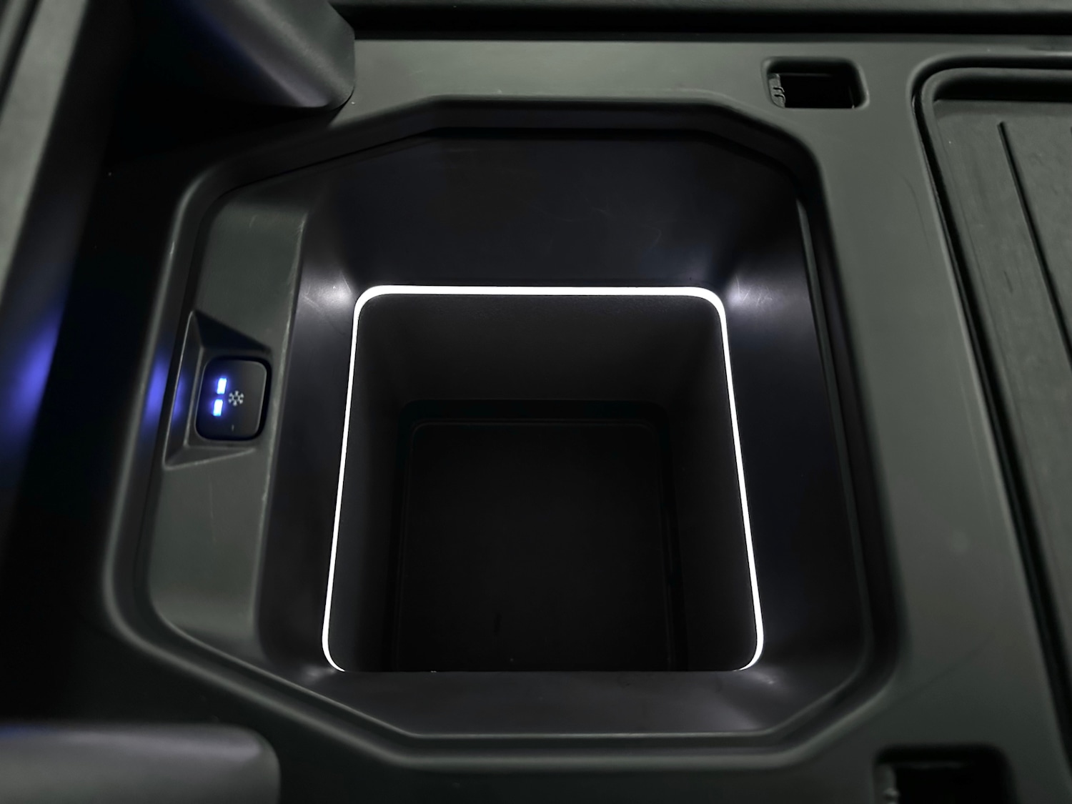 Used Land Rover Defender 90 2022 for sale - 77128286: Photo 25