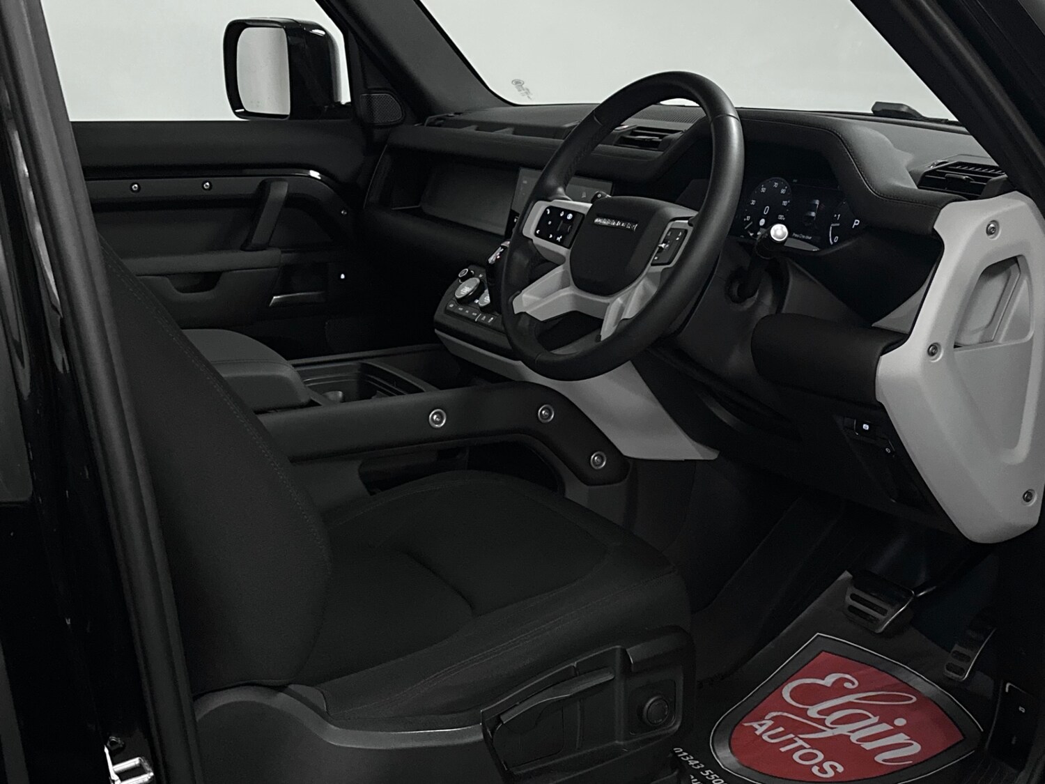 Used Land Rover Defender 90 2024 for sale - 77418637: Photo 11