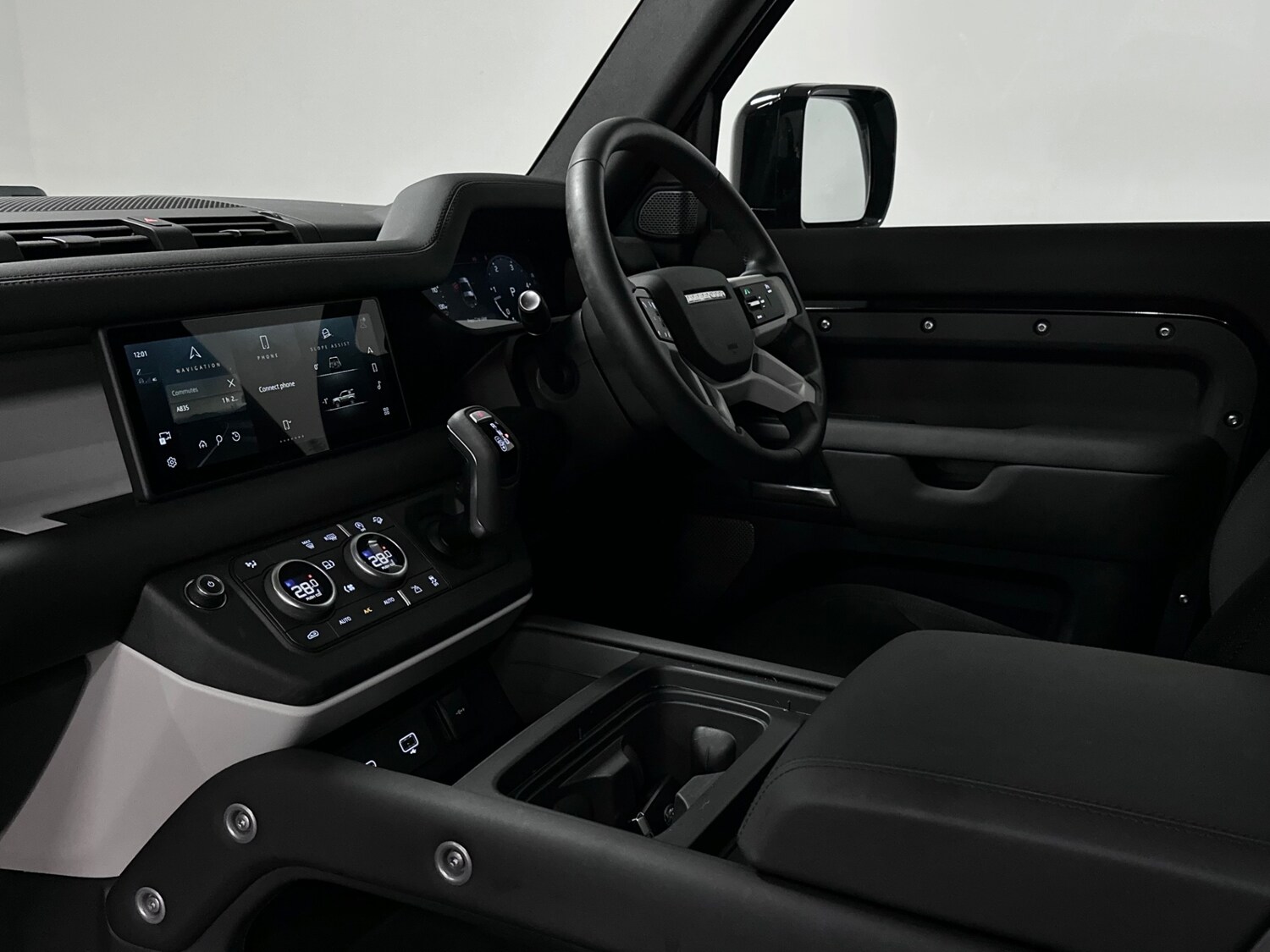 Used Land Rover Defender 90 2024 for sale - 77418637: Photo 18