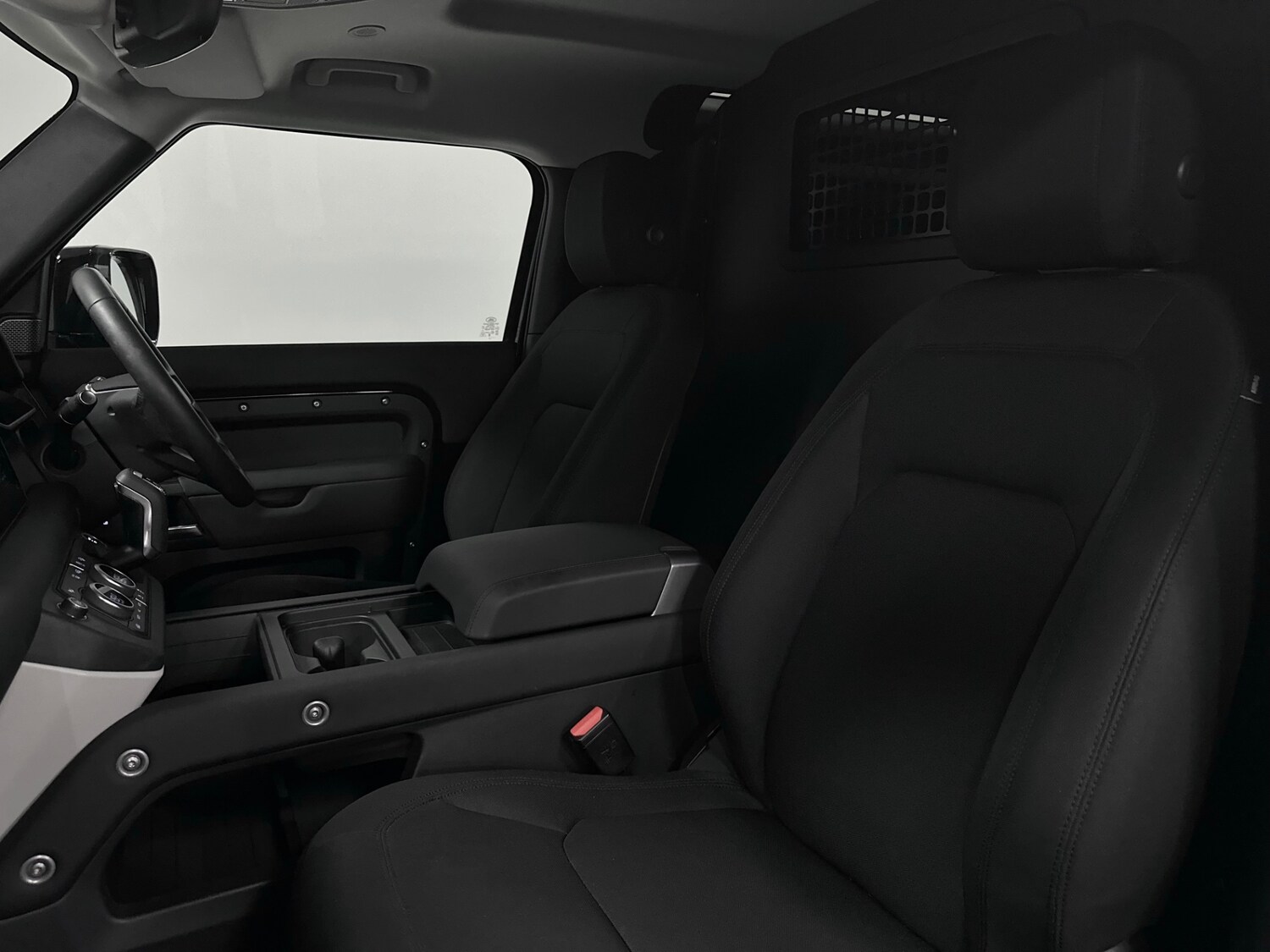 Used Land Rover Defender 90 2024 for sale - 77418637: Photo 19