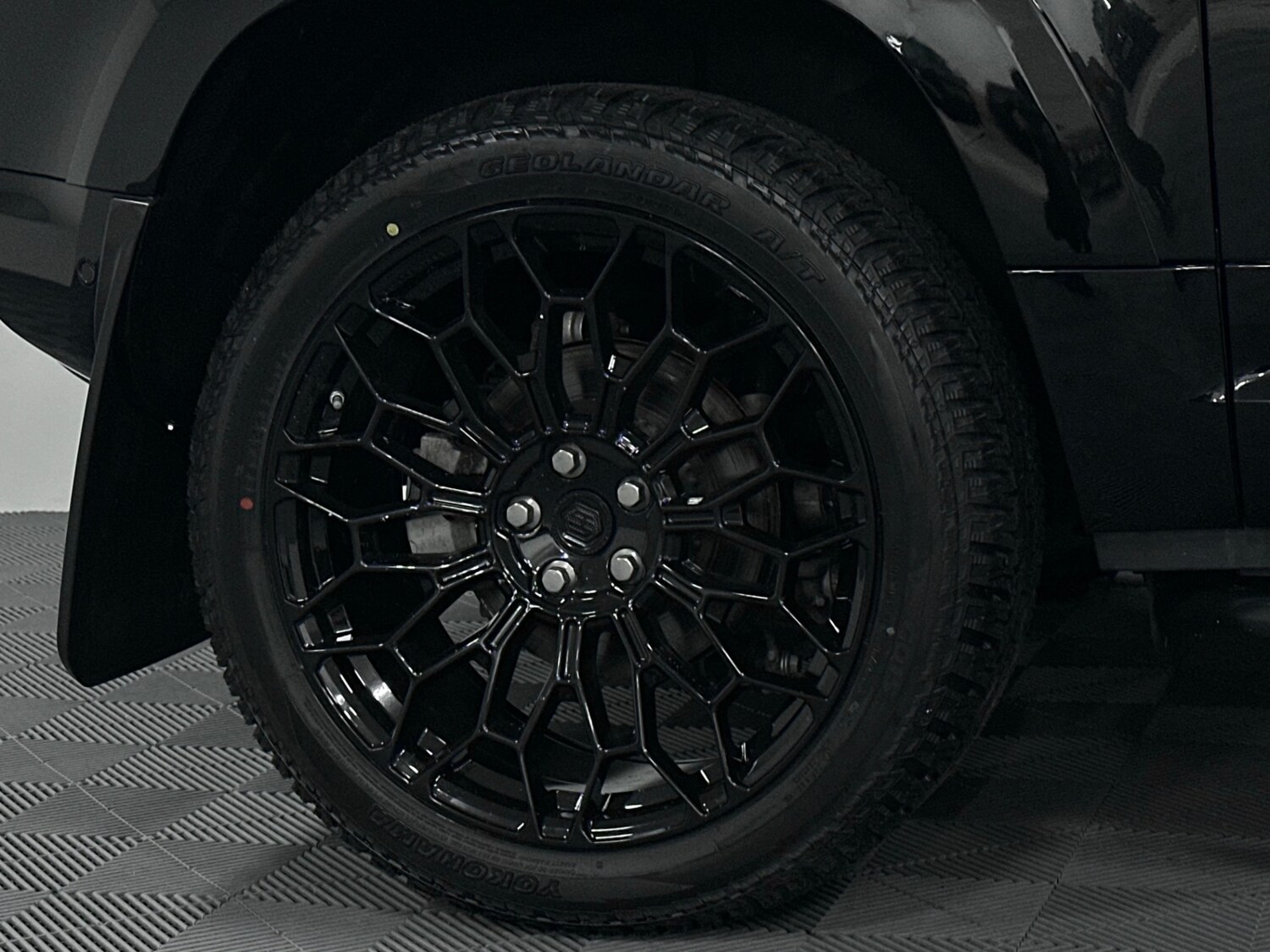 Used Land Rover Defender 90 2024 for sale - 77418637: Photo 25