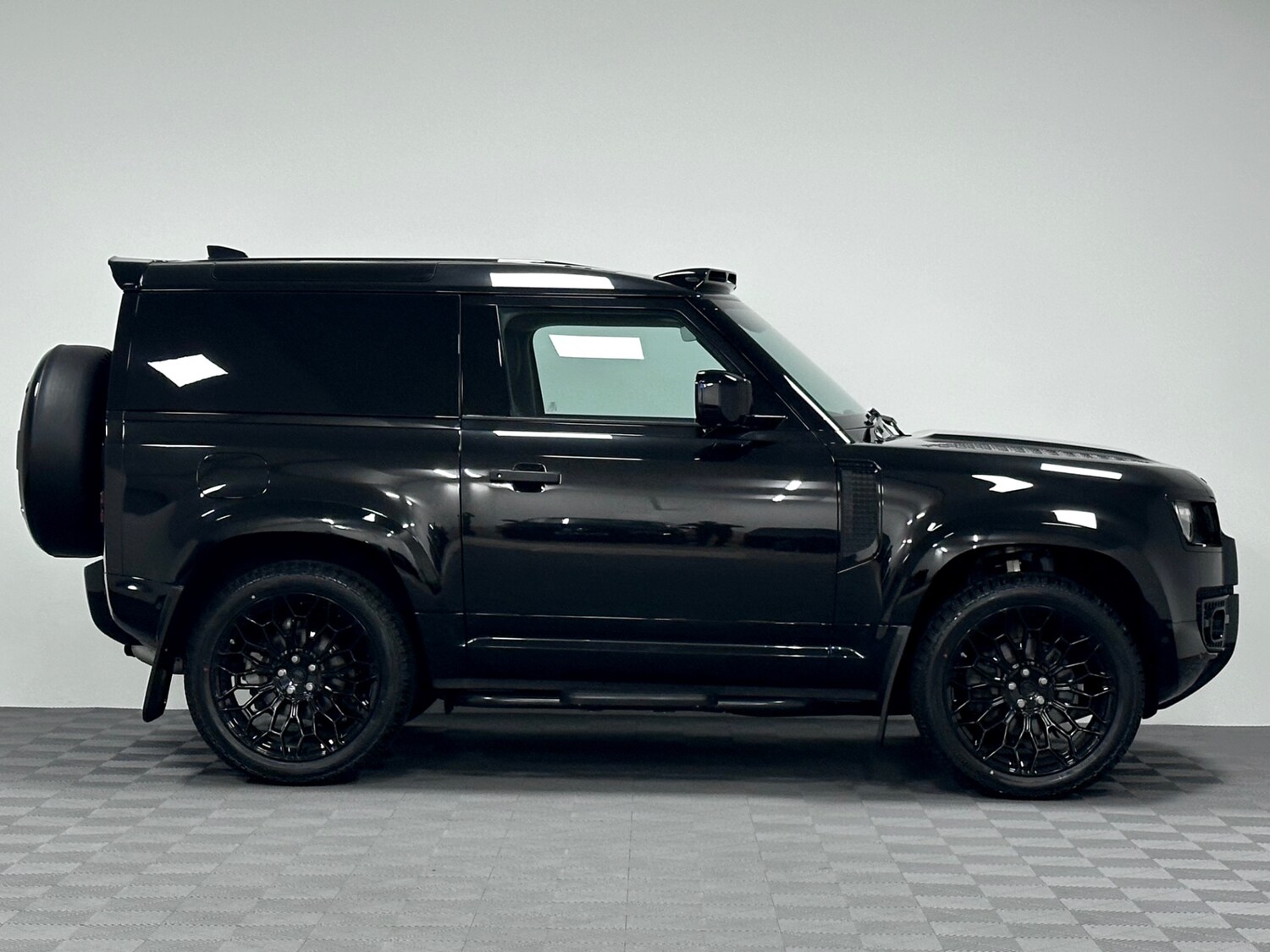 Used Land Rover Defender 90 2024 for sale - 77418637: Photo 26