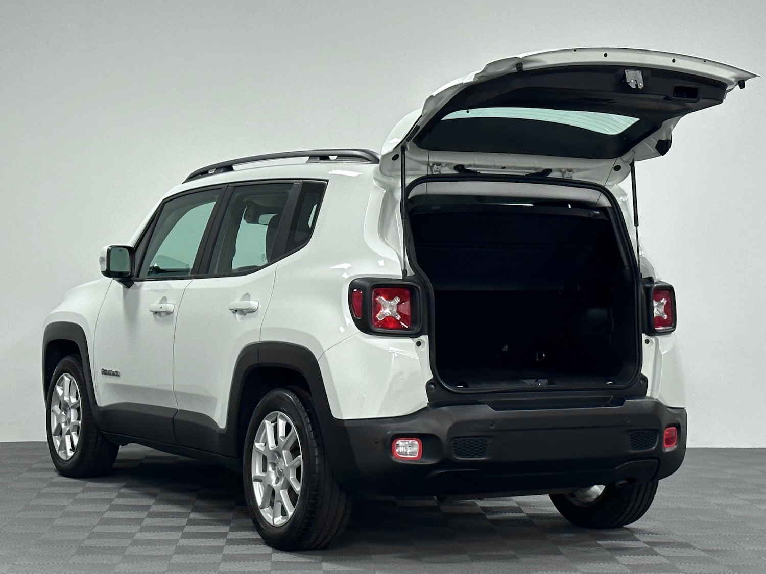 Used Jeep Renegade 2019 for sale - 76418421: Photo 24