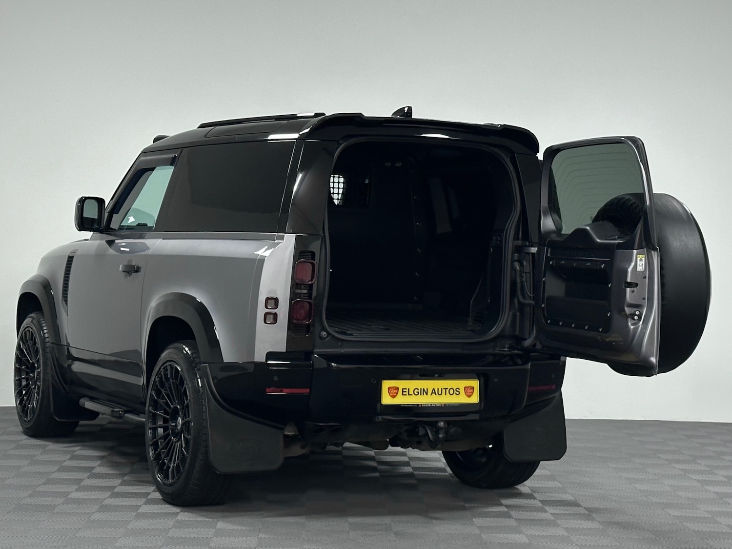 Used Land Rover Defender 90 2021 for sale - 78011700: Photo 14