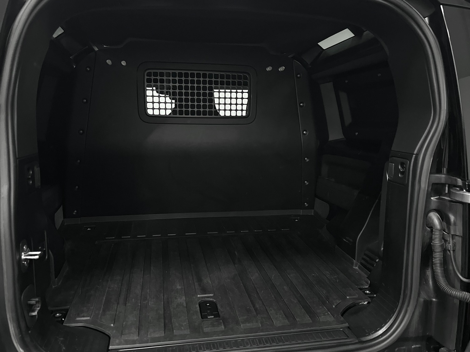 Used Land Rover Defender 90 2021 for sale - 78011700: Photo 23