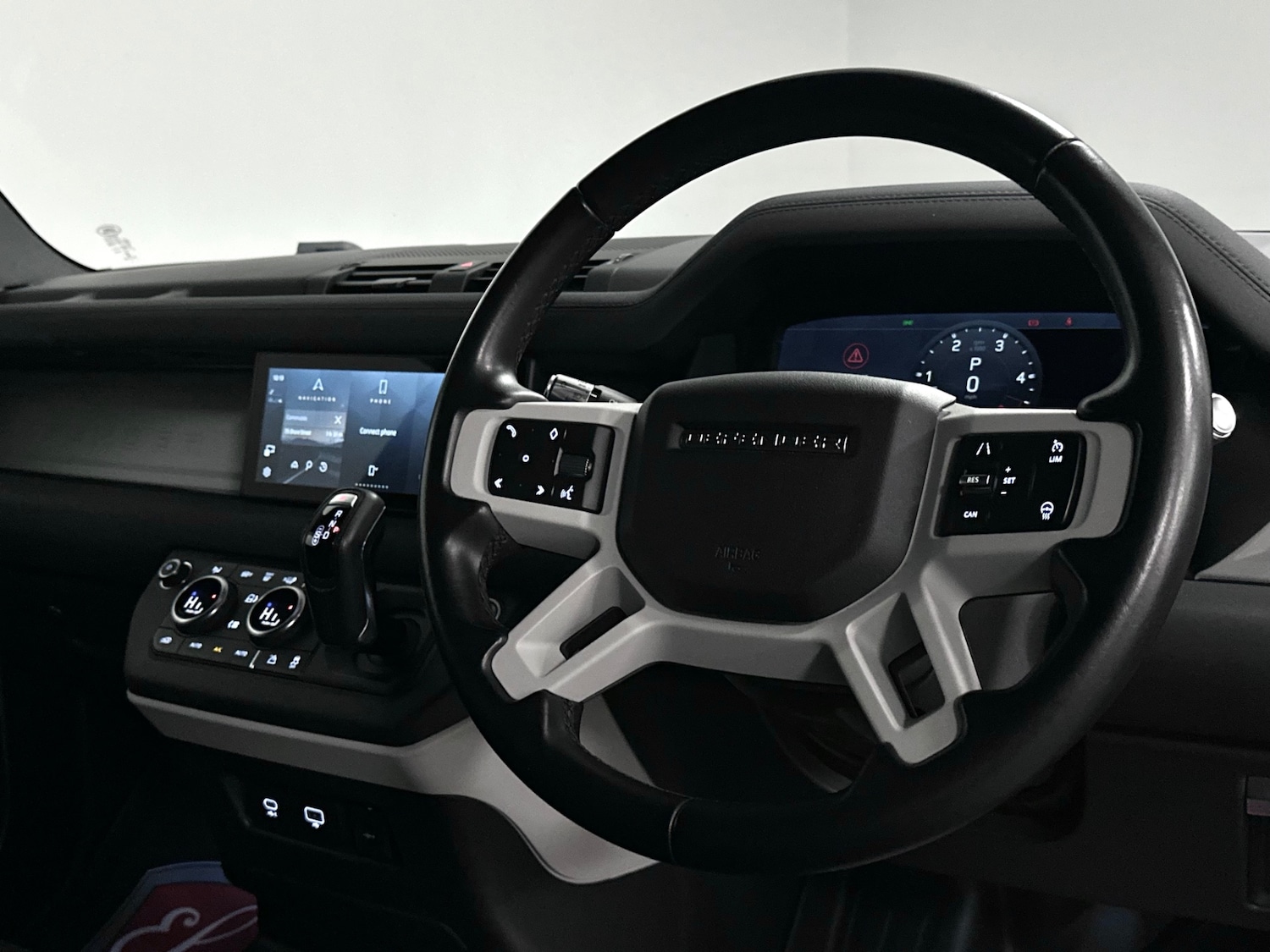 Used Land Rover Defender 90 2021 for sale - 78011700: Photo 4