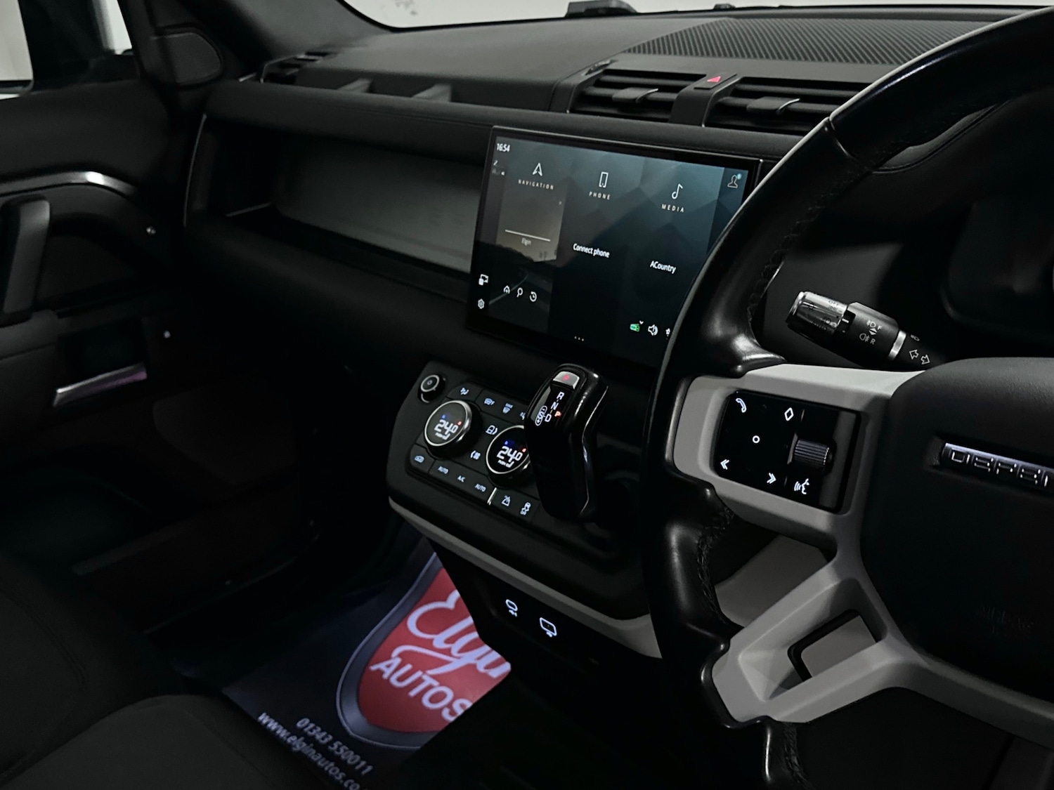 Used Land Rover Defender 90 2021 for sale - 76461302: Photo 15