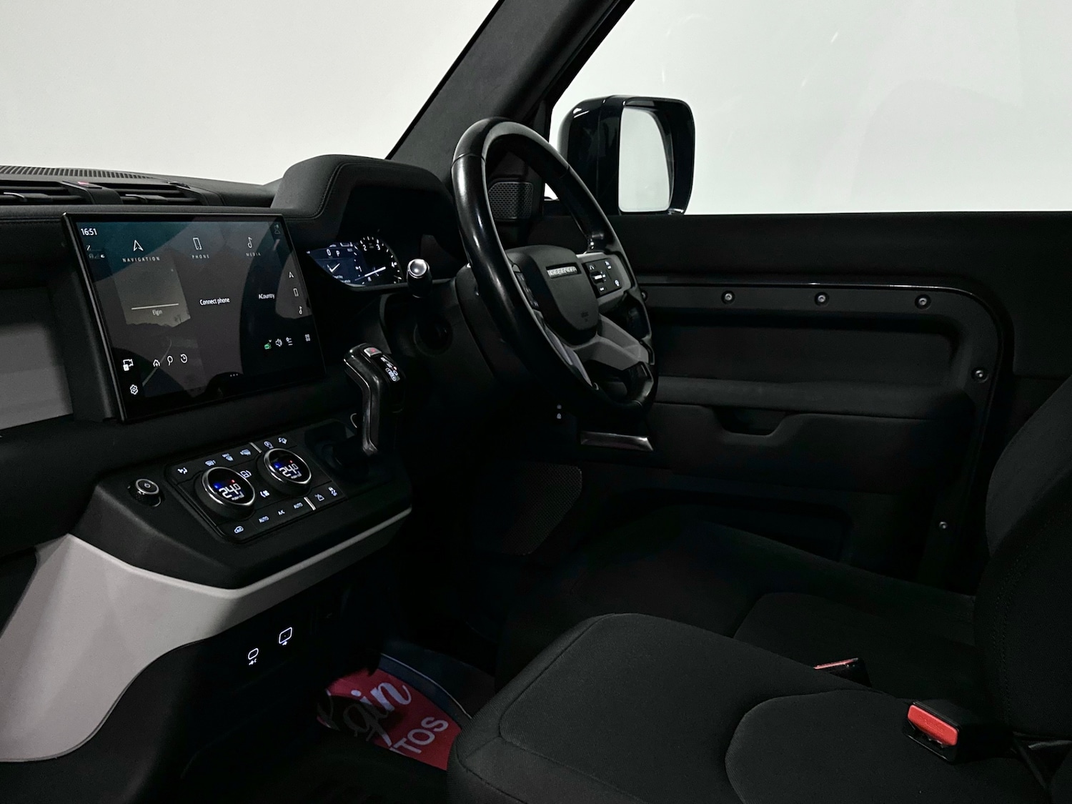 Used Land Rover Defender 90 2021 for sale - 76461302: Photo 18