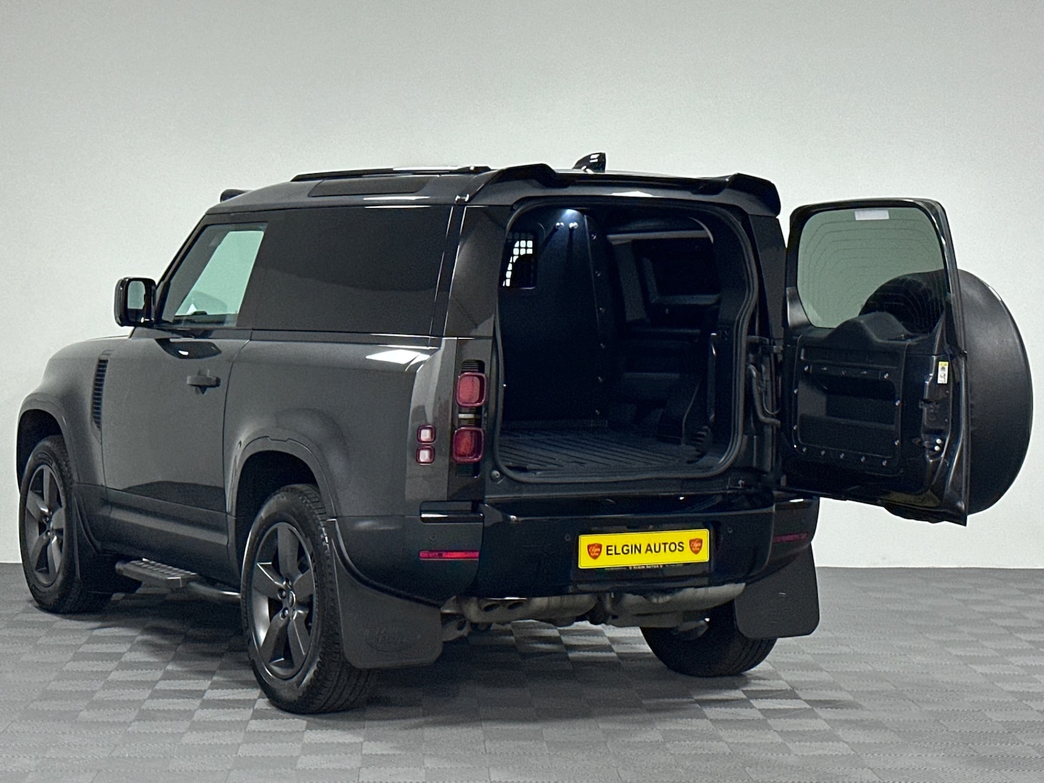 Used Land Rover Defender 90 2021 for sale - 76461302: Photo 26