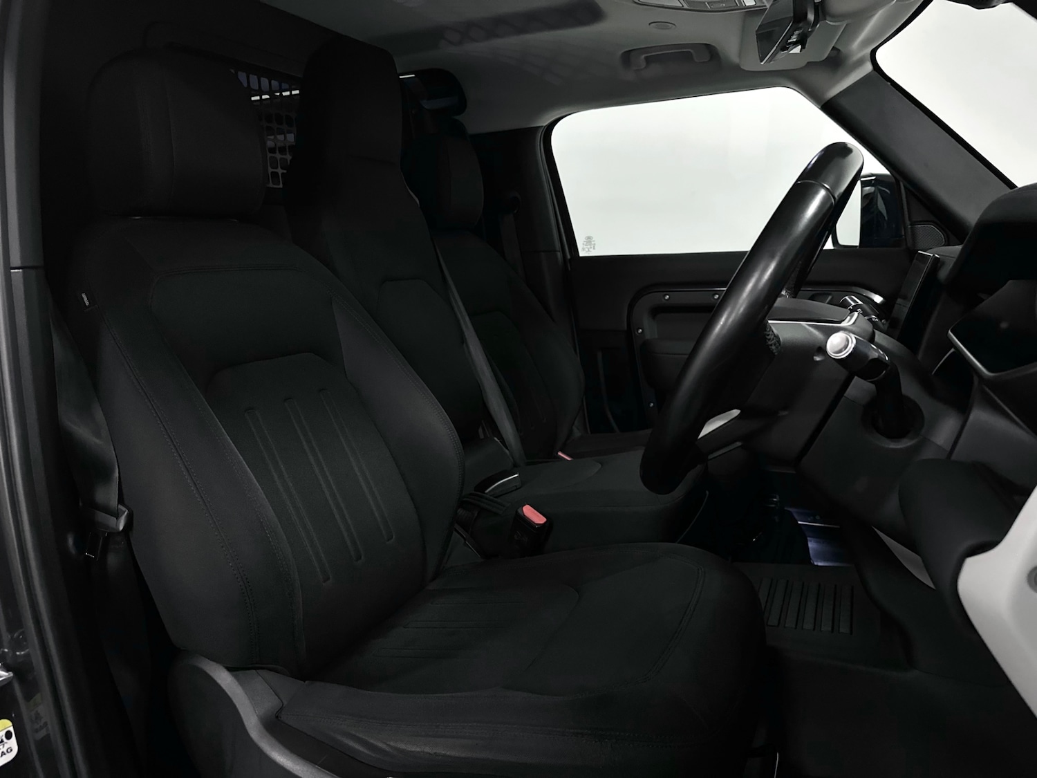 Used Land Rover Defender 90 2021 for sale - 76461302: Photo 5