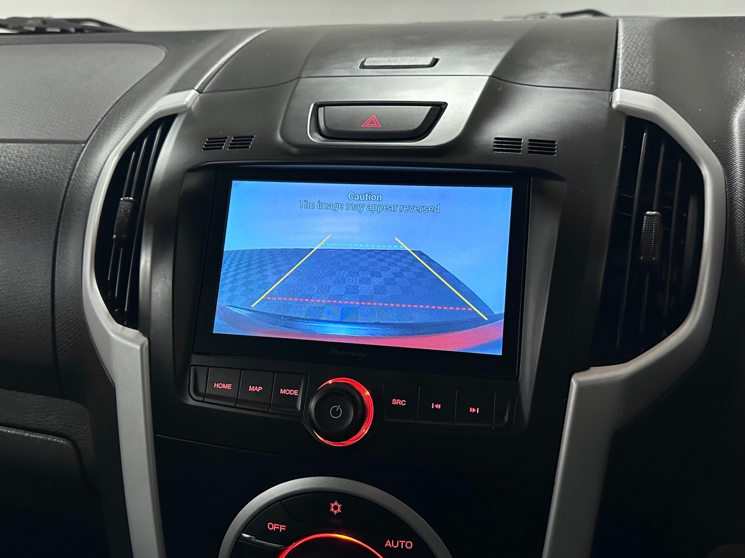 Used Isuzu D-Max 2017 for sale - 77125036: Photo 23