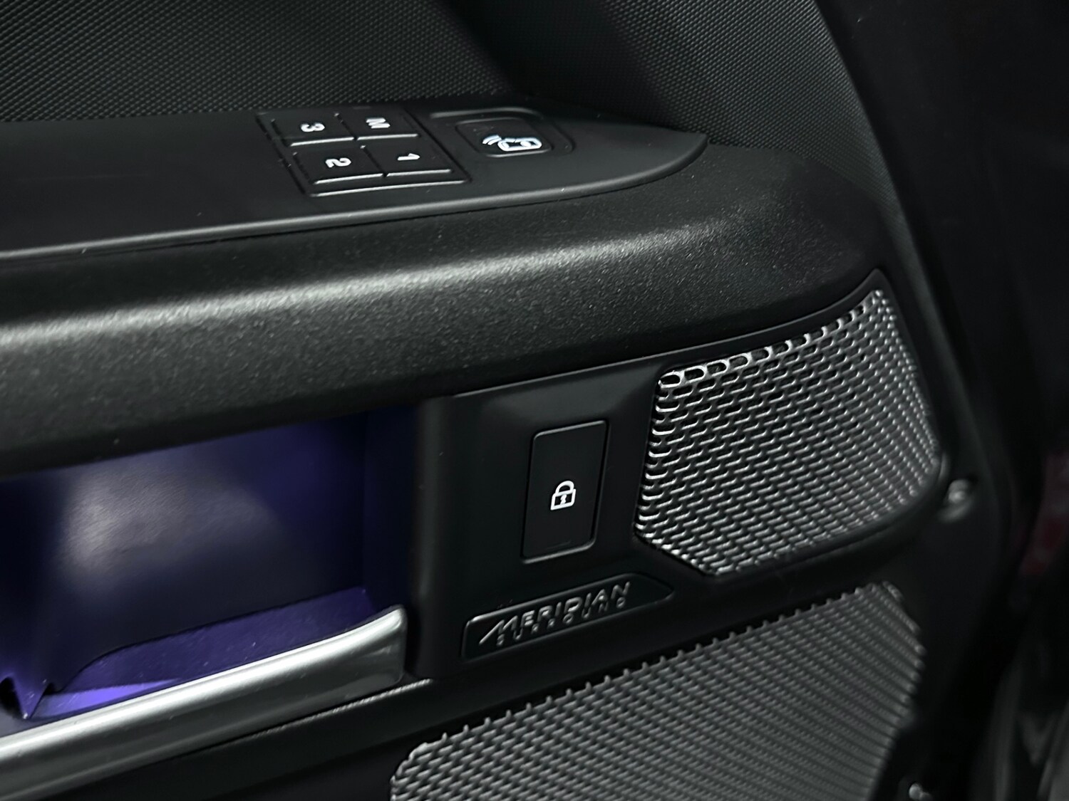 Used Land Rover Defender 90 2022 for sale - 77474569: Photo 19