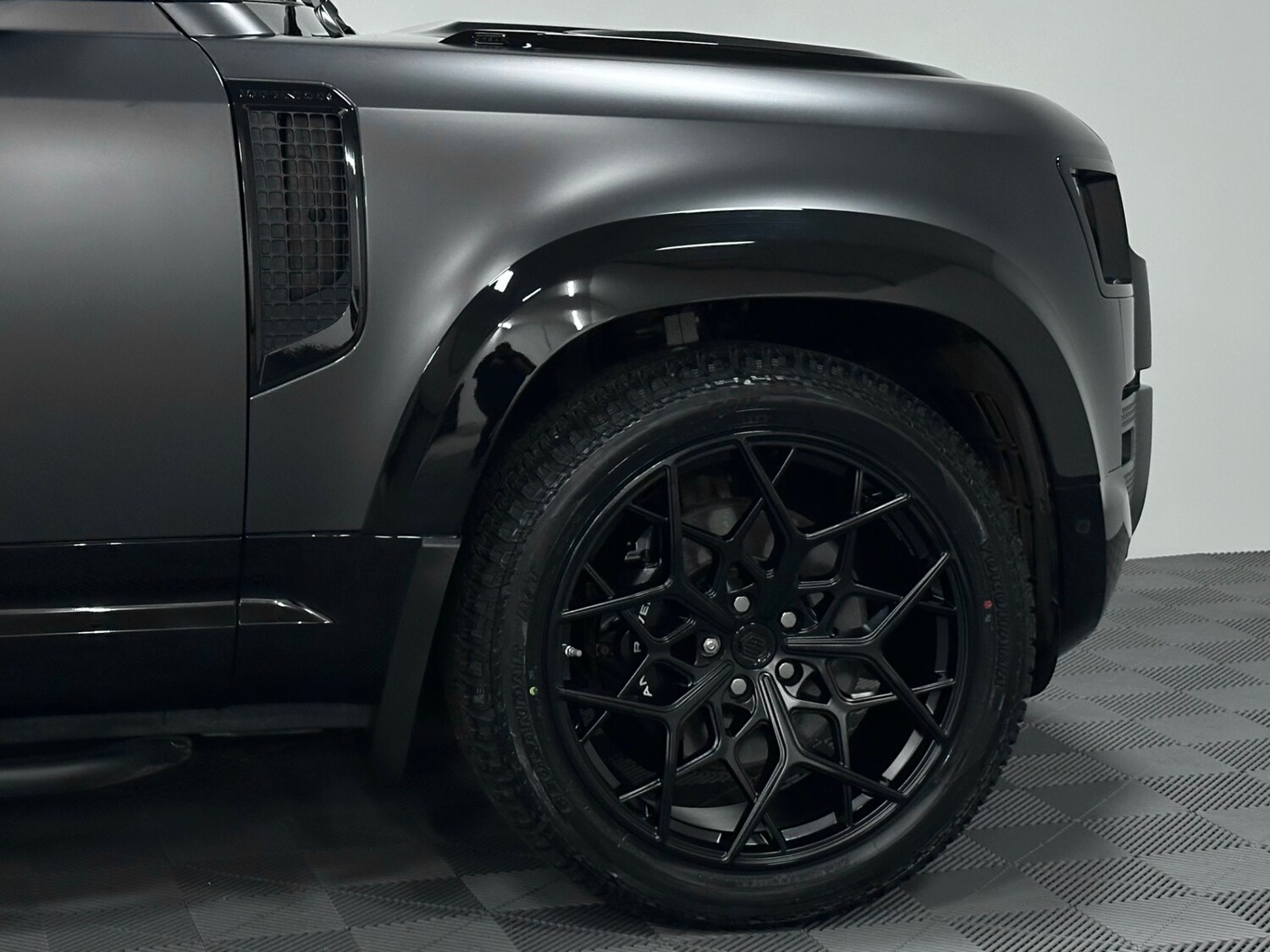 Used Land Rover Defender 90 2022 for sale - 77474569: Photo 31