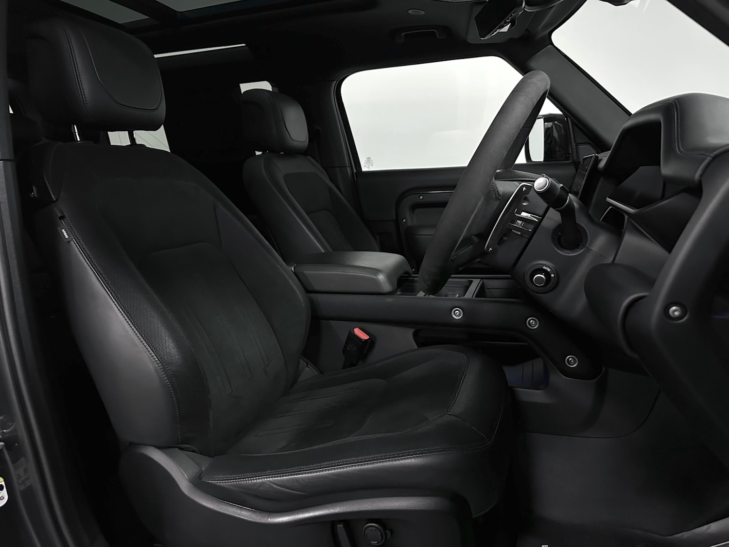 Used Land Rover Defender 90 2022 for sale - 77474569: Photo 5