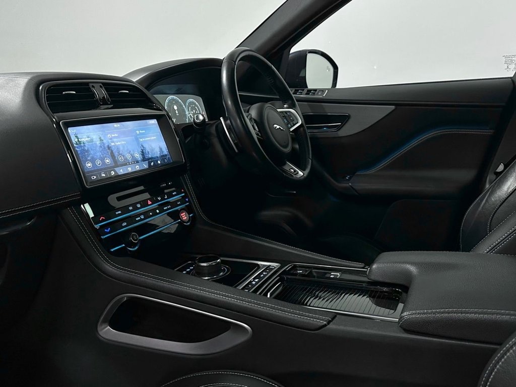 Used Jaguar F-Pace 2017 for sale - 77639840: Photo 15