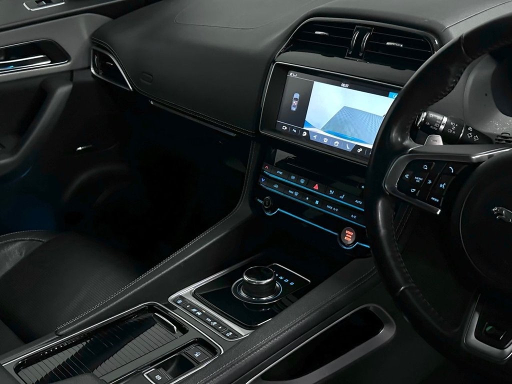 Used Jaguar F-Pace 2017 for sale - 77639840: Photo 18