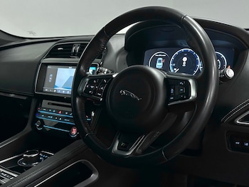 Used Jaguar F-Pace 2017 for sale - 77639840: Photo