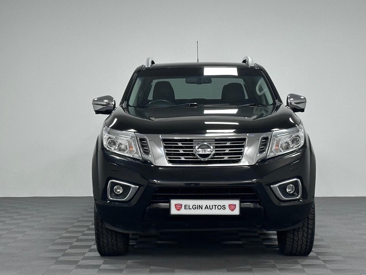 Used Nissan Navara 2017 for sale - 78079432: Photo 2