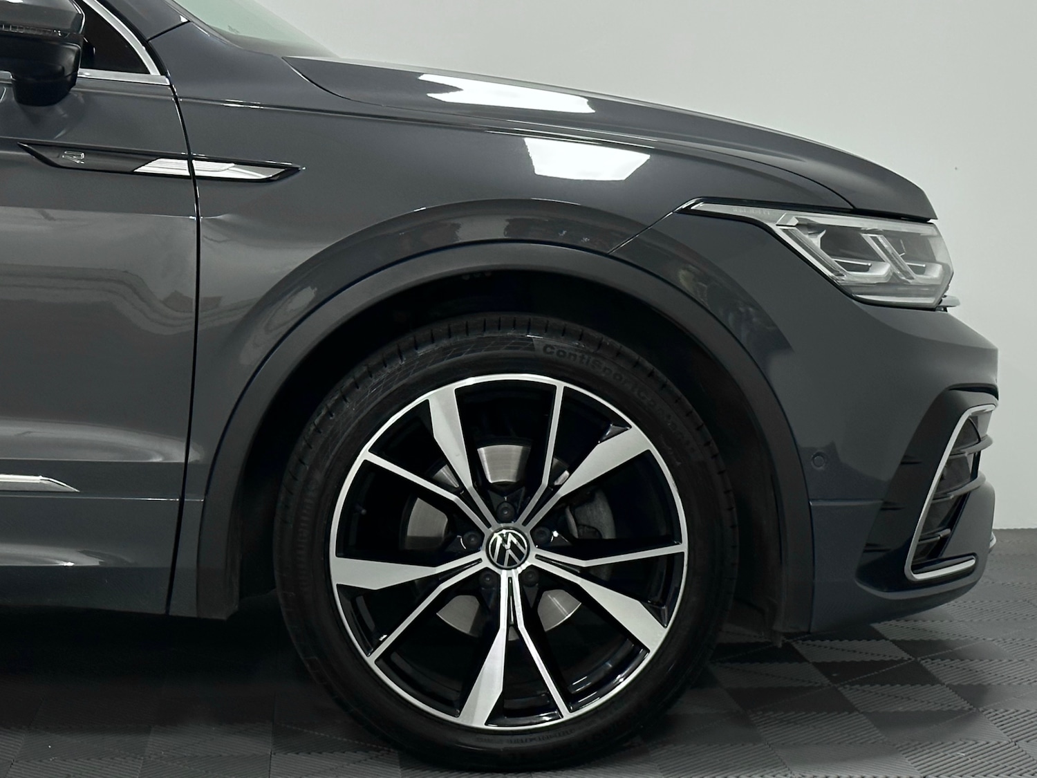 Used Volkswagen Tiguan 2021 for sale - 76589082: Photo 32