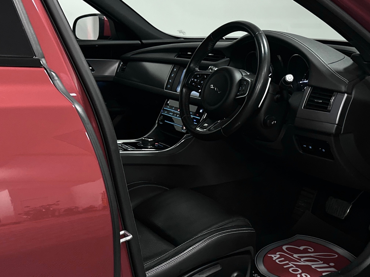 Used Jaguar XF 2017 for sale - 77591836: Photo 17