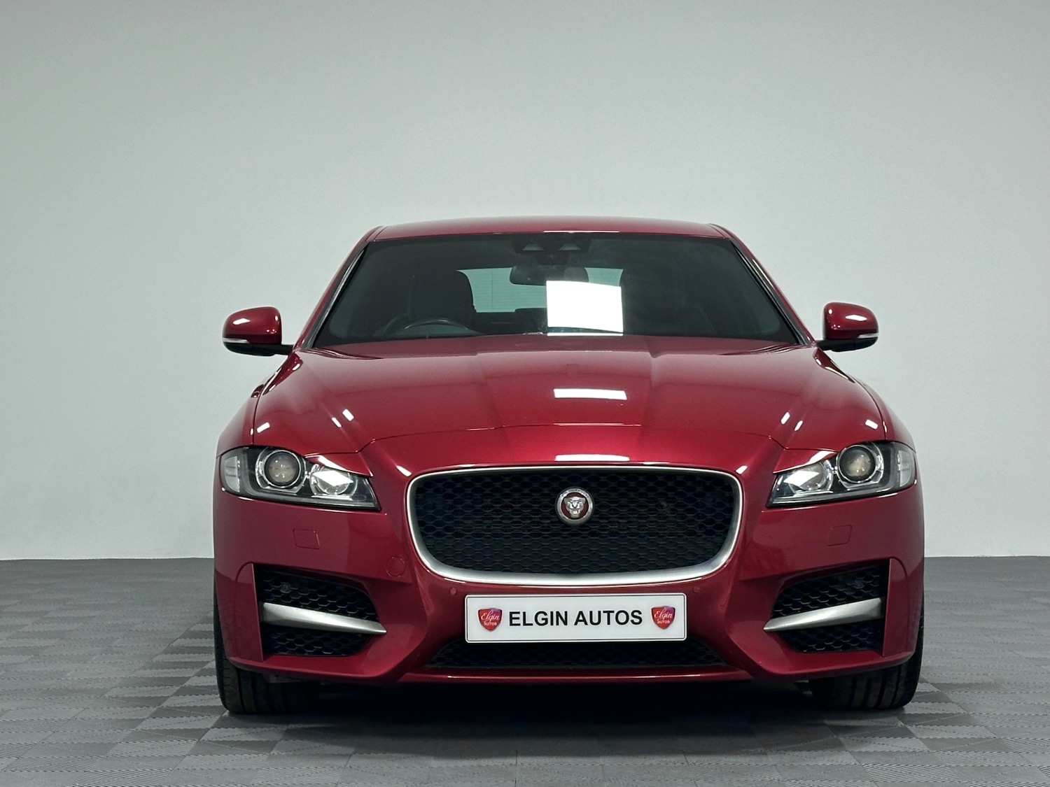 Used Jaguar XF 2017 for sale - 77591836: Photo 2
