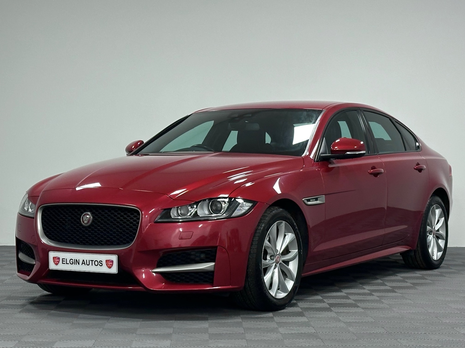 Used Jaguar XF 2017 for sale - 77591836: Photo 3