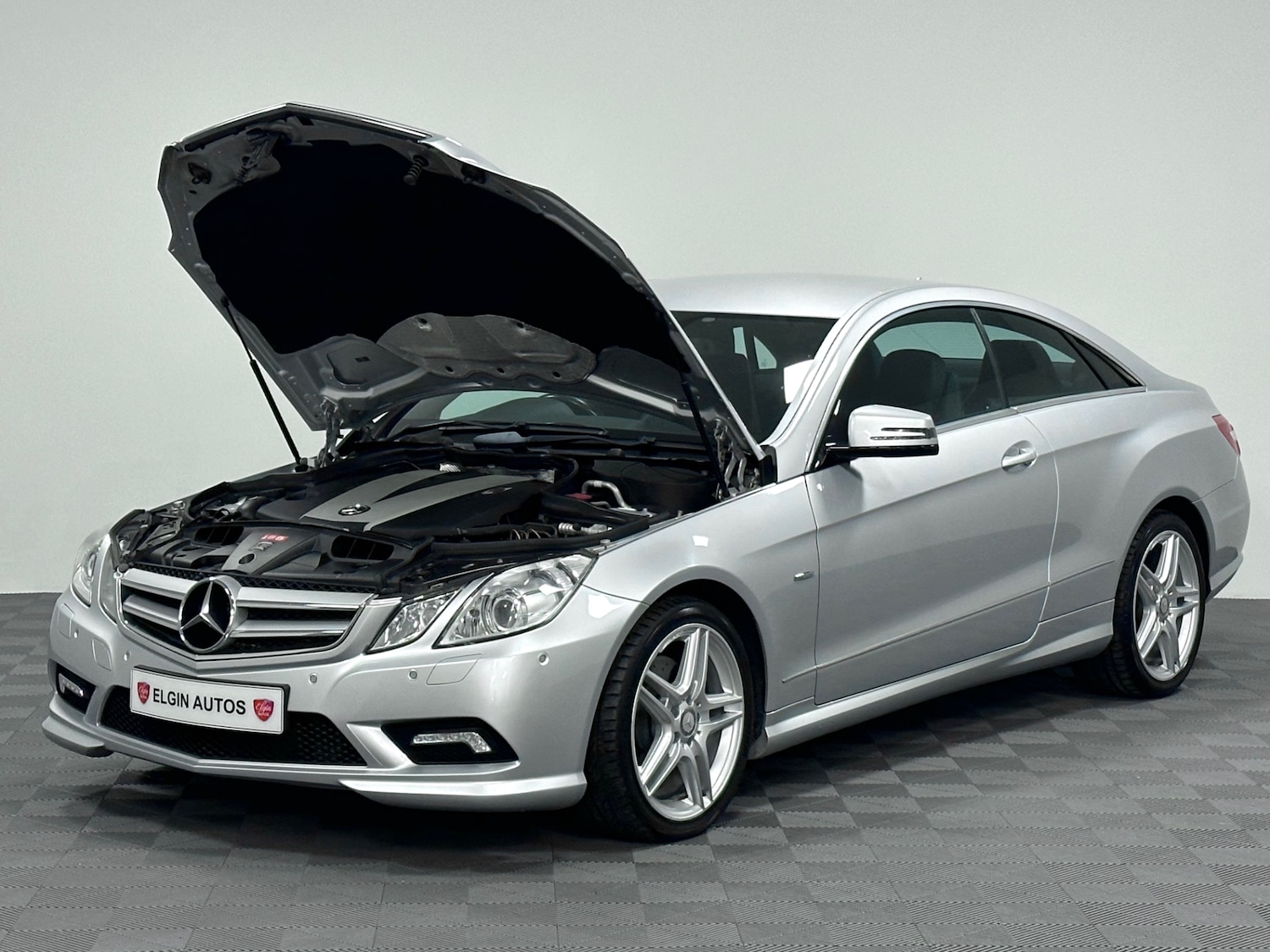 Used Mercedes-Benz E Class 2011 for sale - 76904633: Photo 10