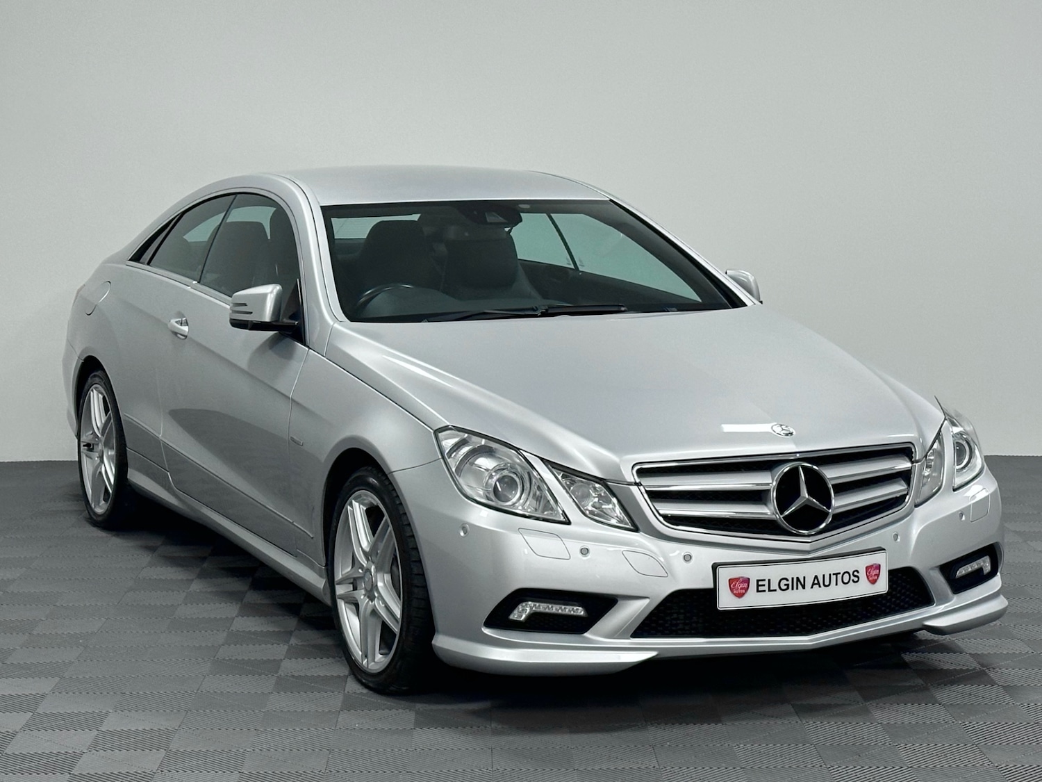 Used Mercedes-Benz E Class 2011 for sale - 76904633: Photo 11