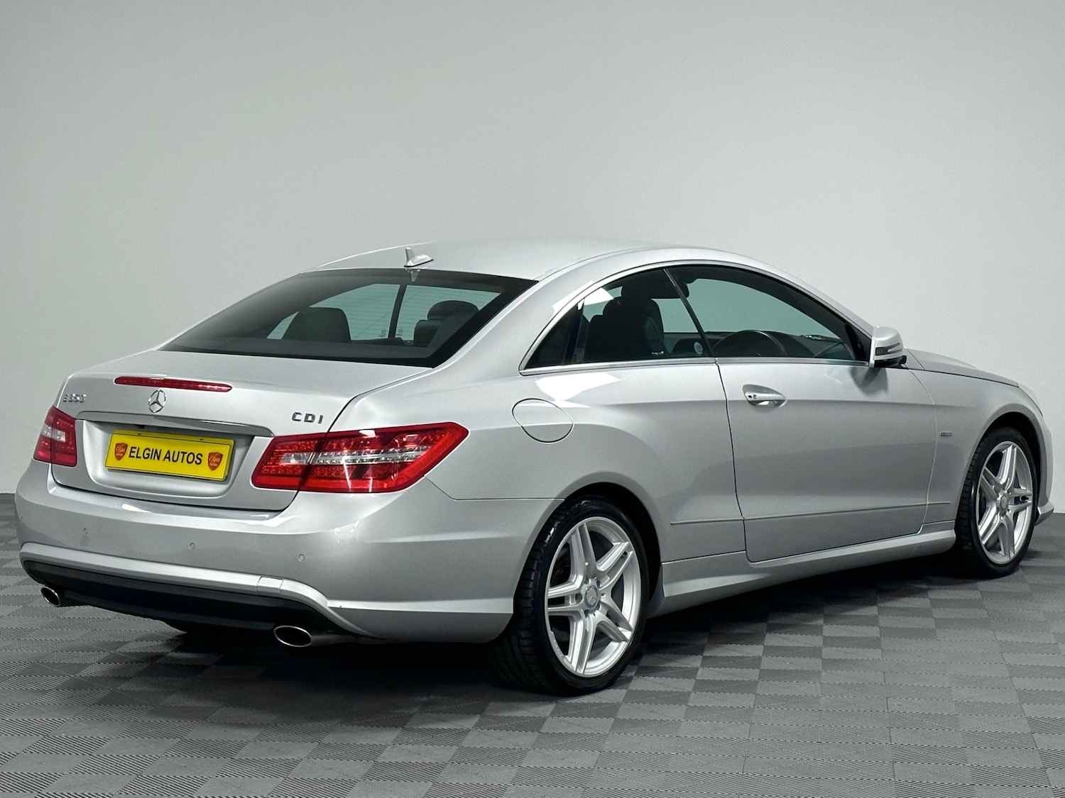 Used Mercedes-Benz E Class 2011 for sale - 76904633: Photo 12