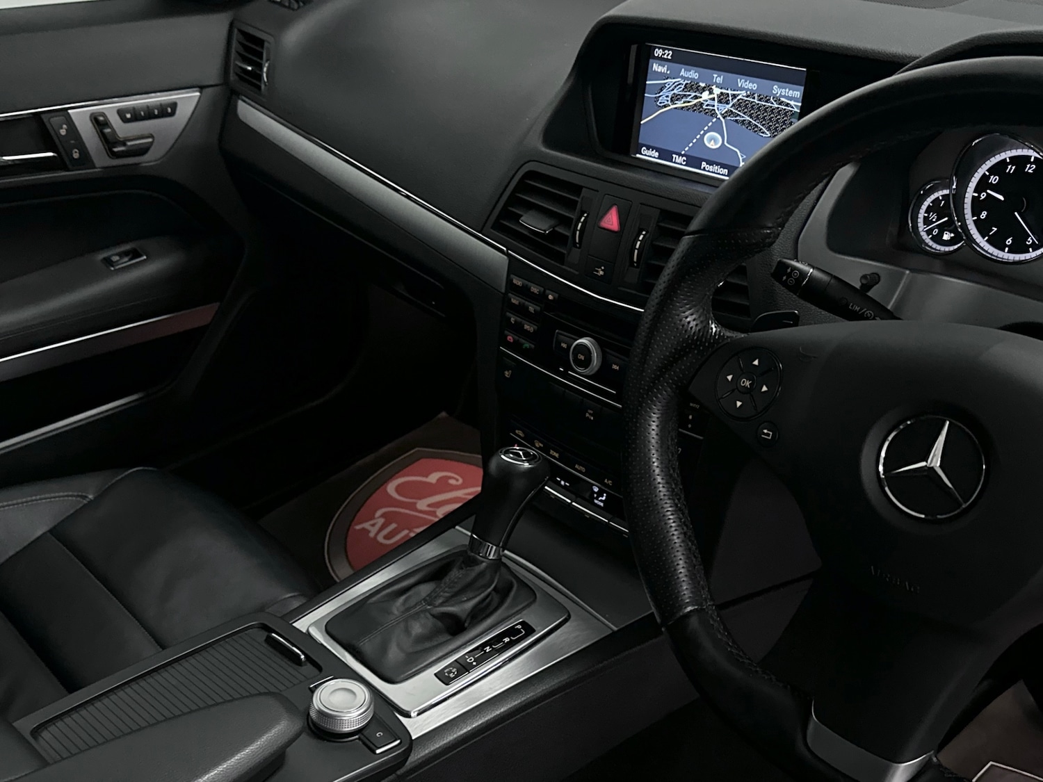 Used Mercedes-Benz E Class 2011 for sale - 76904633: Photo 16