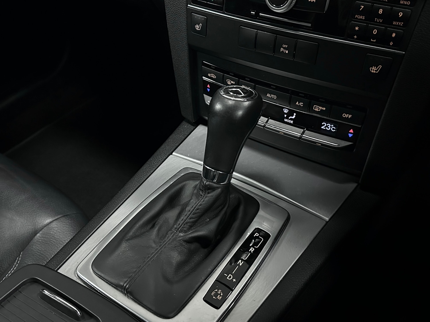 Used Mercedes-Benz E Class 2011 for sale - 76904633: Photo 18