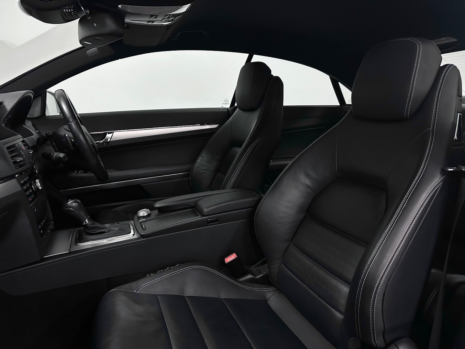 Used Mercedes-Benz E Class 2011 for sale - 76904633: Photo 21