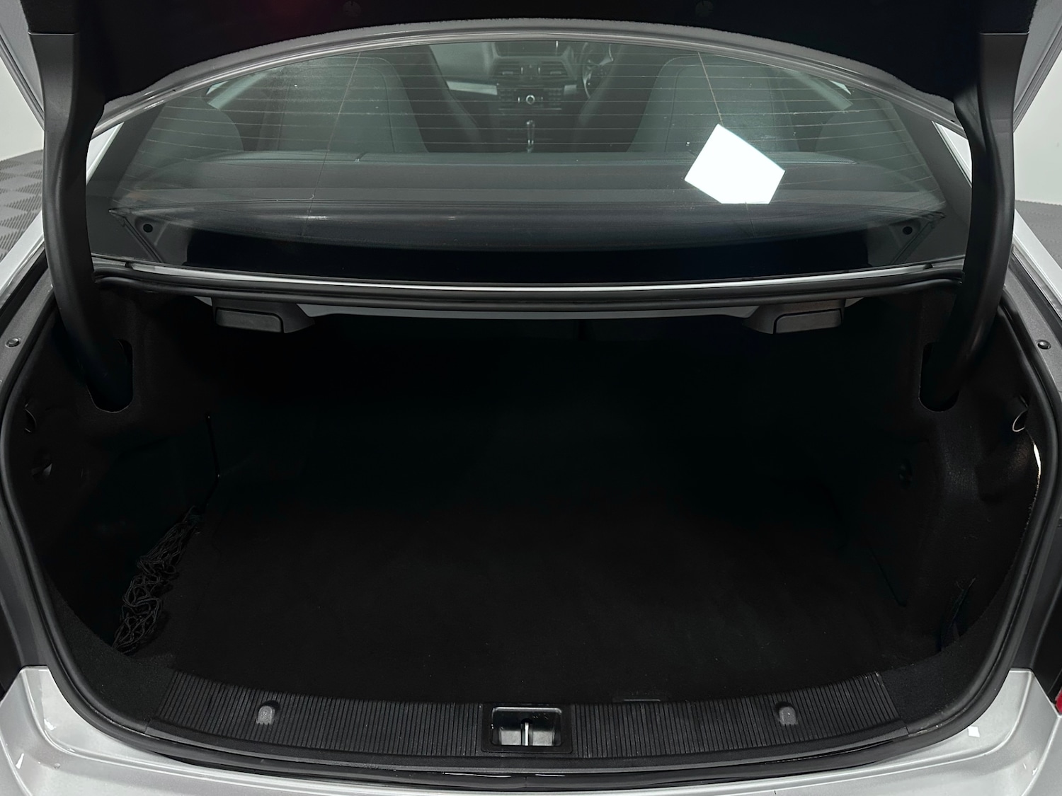 Used Mercedes-Benz E Class 2011 for sale - 76904633: Photo 25