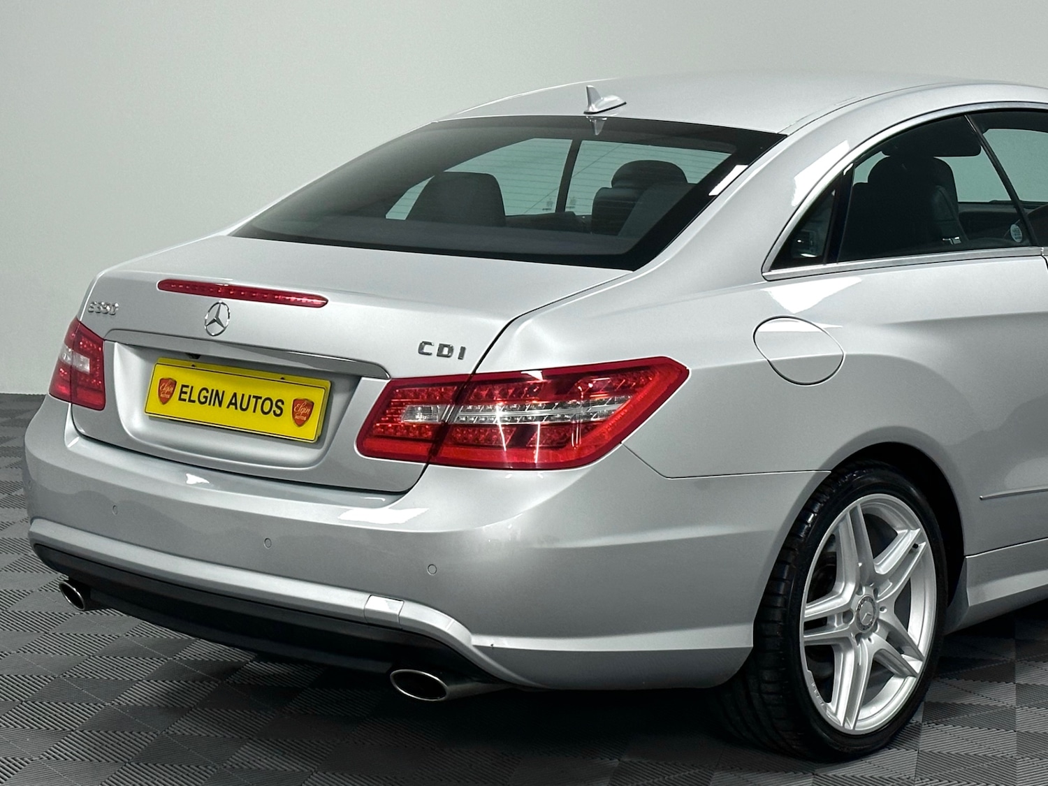 Used Mercedes-Benz E Class 2011 for sale - 76904633: Photo 27