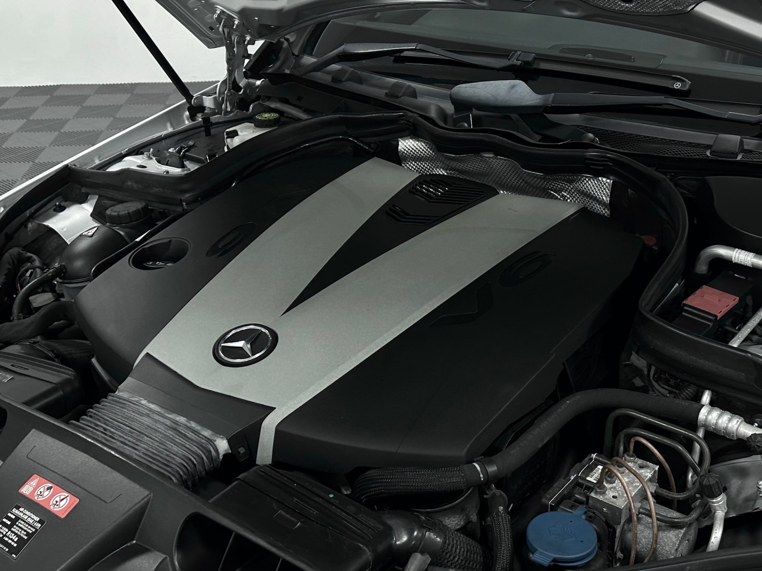 Used Mercedes-Benz E Class 2011 for sale - 76904633: Photo 28