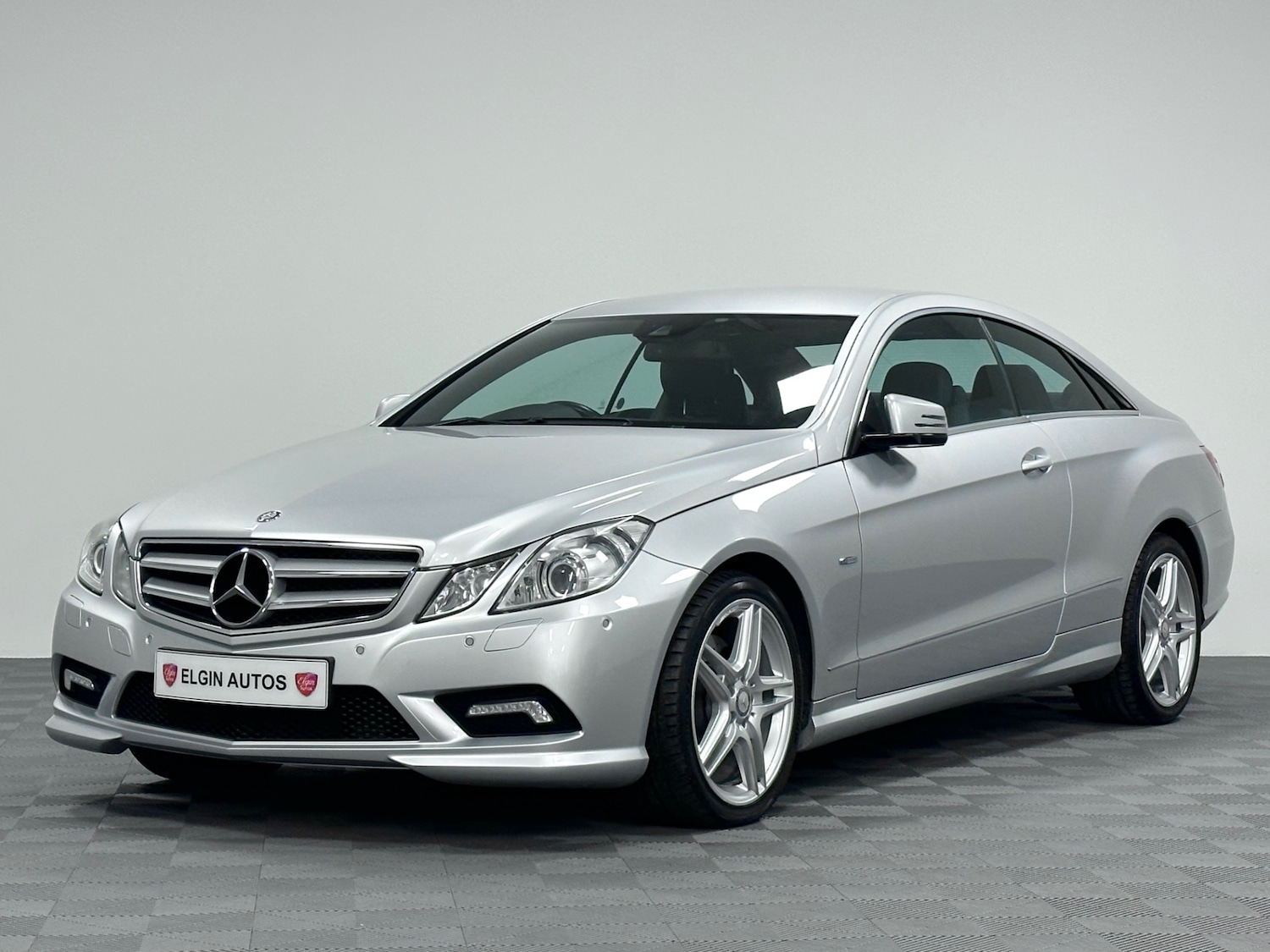 Used Mercedes-Benz E Class 2011 for sale - 76904633: Photo 3