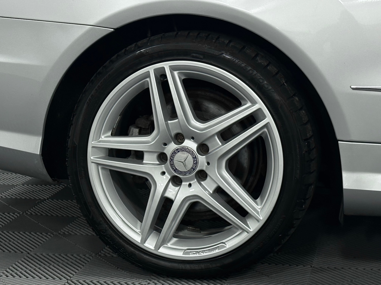 Used Mercedes-Benz E Class 2011 for sale - 76904633: Photo 30