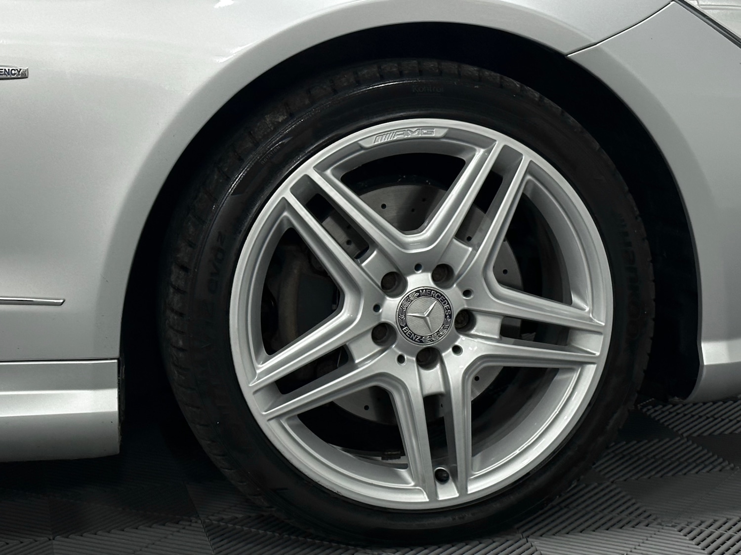 Used Mercedes-Benz E Class 2011 for sale - 76904633: Photo 9