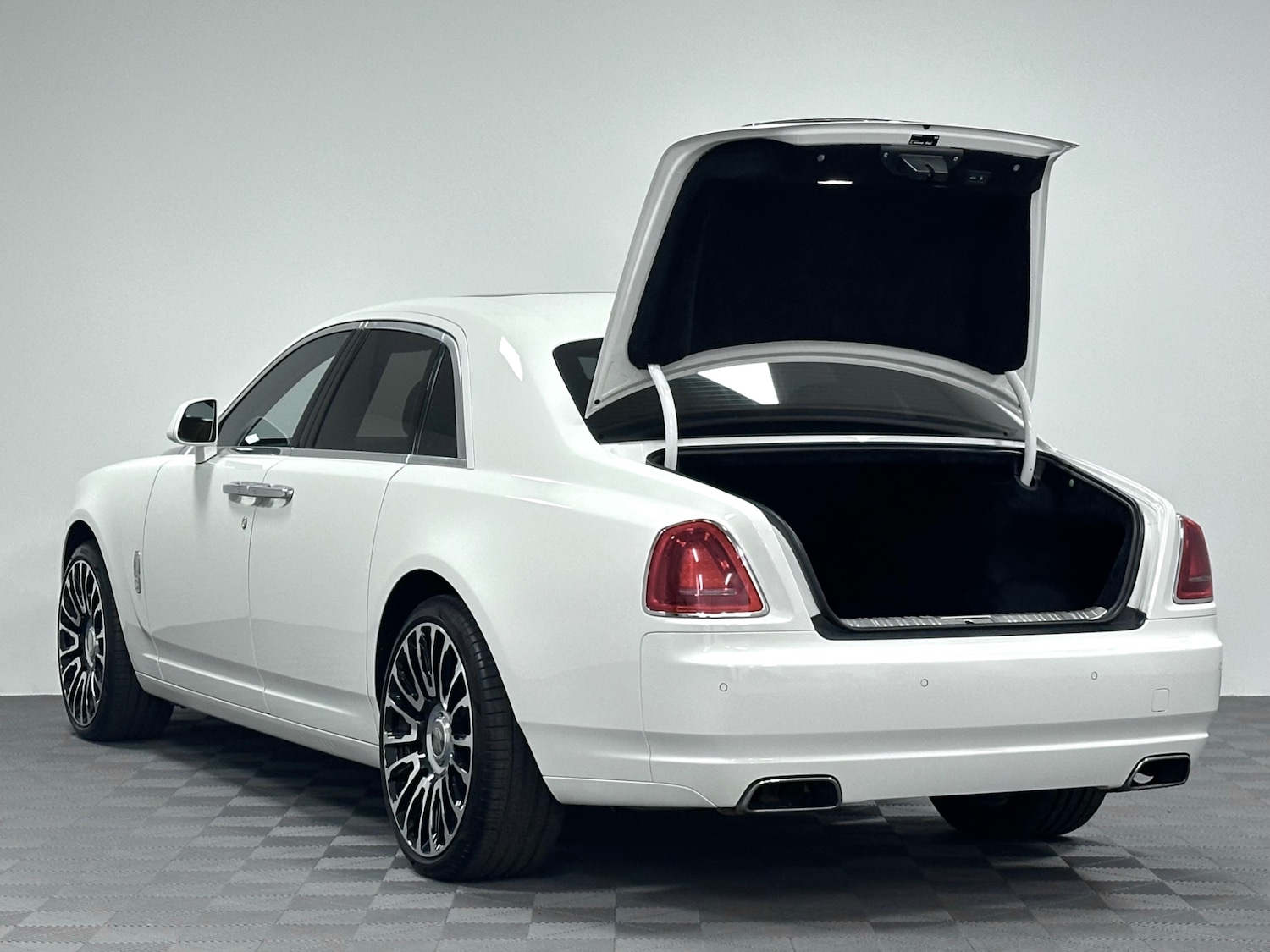 Used Rolls-Royce Ghost 2013 for sale - 78163853: Photo 18