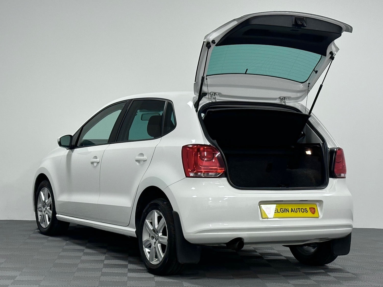 Used Volkswagen Polo 2011 for sale - 76809259: Photo 14