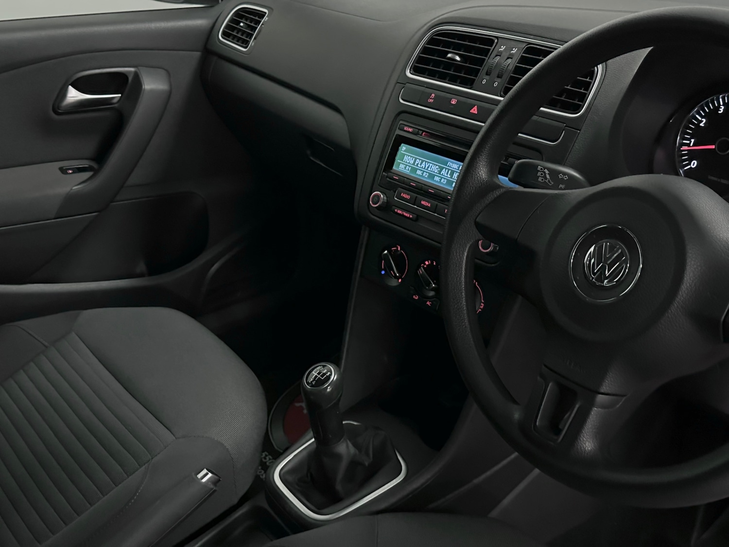 Used Volkswagen Polo 2011 for sale - 76809259: Photo 17