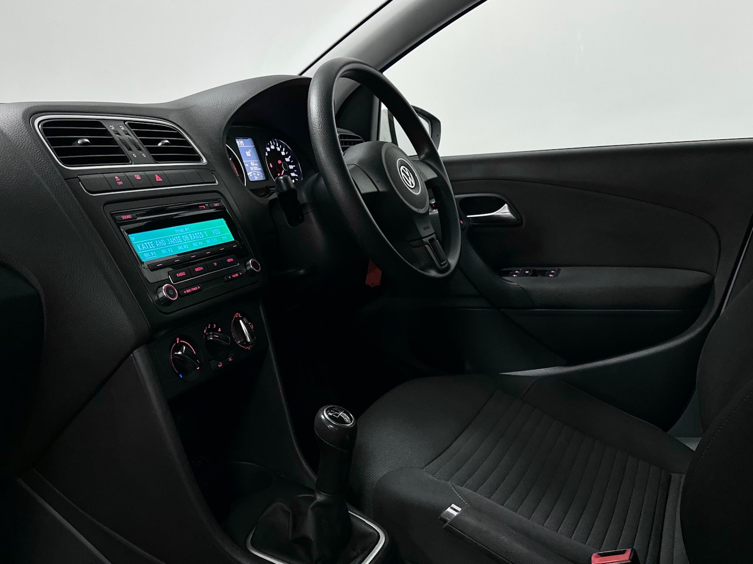 Used Volkswagen Polo 2011 for sale - 76809259: Photo 19